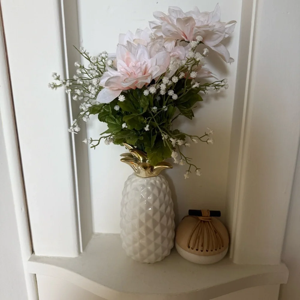 Bundle of Peach faux silk Dalias & baby breaths bouquet floral arrangement EUC